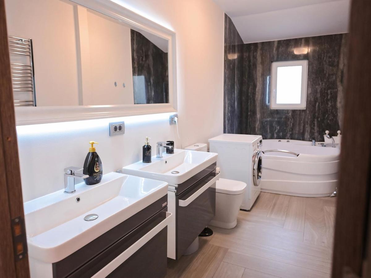 Ase Premium House Villa Suceava Exterior photo
